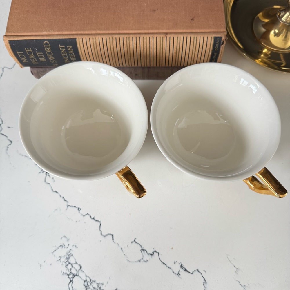 Creative Co-op Stoneware Bourbon + Gin 3 Footed w Gold Handle Tea Cup set of 2 - Picture 3 of 7